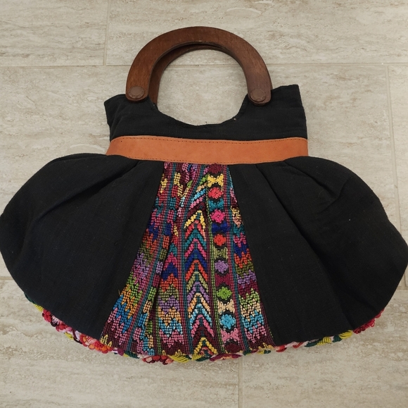 Embroidered Flower and Lace Handbag - Picture 5 of 7